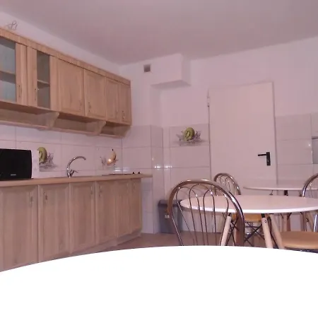 Halusia Guest house *
